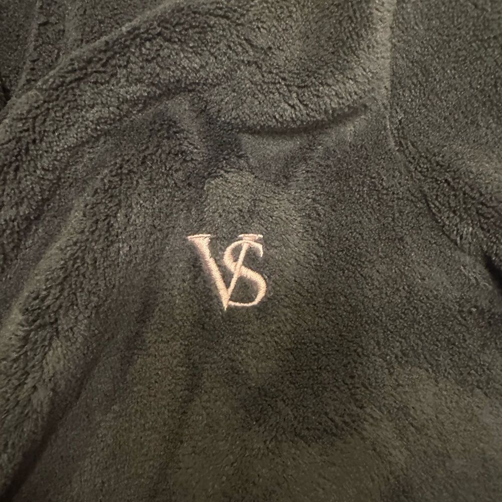 Victoria's Secret Gray Robe - Picture 4 of 5